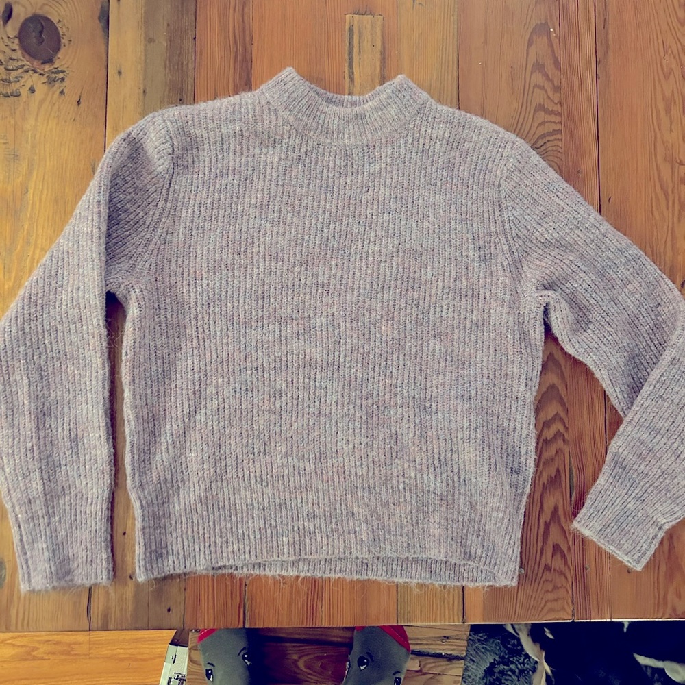 Design History lavender ultra soft knit sweater with a back cut out, longer crop